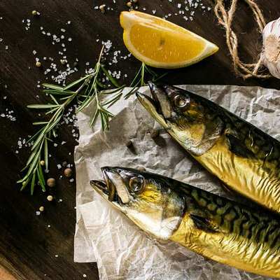 Скумбрия холодного копчения с головой 